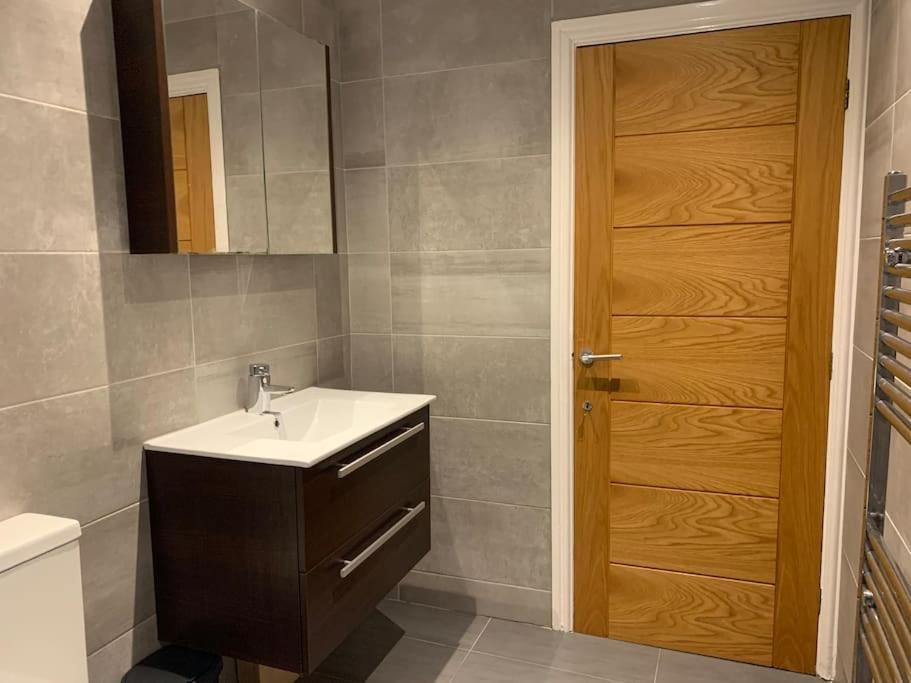 Fantastic Large 2 X Bedroom Flat, Free Parking Sale Buitenkant foto